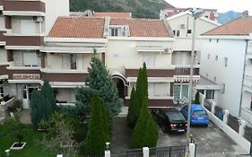 Mena Apartmani